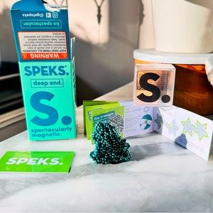 🎄Speks Magnet Putty - RARE COLOR